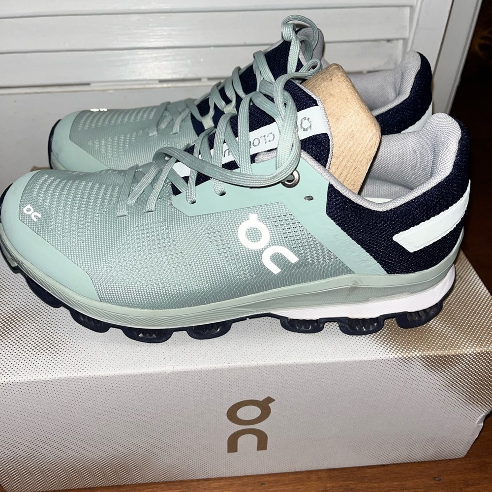 OnCloud Cloudsurfer 6